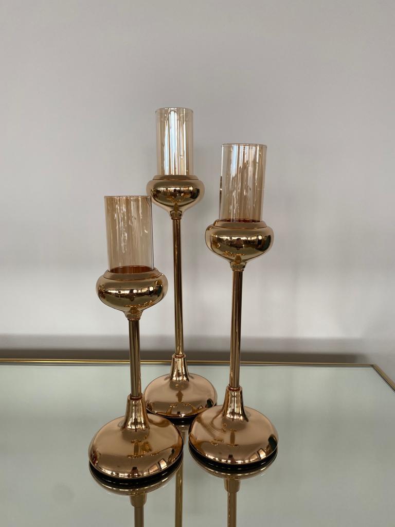 Set de 3 sfesnice metal auriu cu cupe sticla pentru evenimente